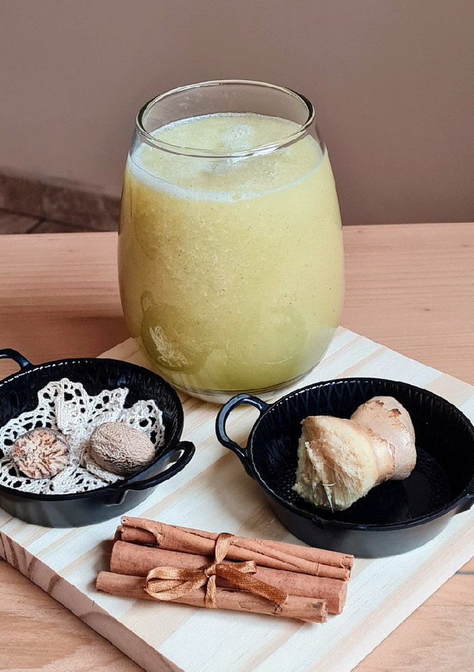 Una foto de Licuado especiado de manzana y pepino 🍎🥒 Smoothie antioxidante, antinflamatorio