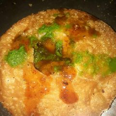 A picture of Raj kachori.