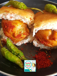 वडा पाव (Vada Pav recipe in Hindi) रेसिपी मुख्य फोटो