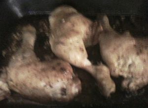 Una foto de Pollito con aderezo especial