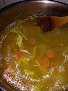 Una foto de Sopa de pollo con fideos