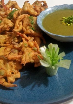 A picture of Vegetable pakora.