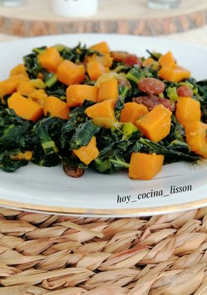 Una foto de Berza y calabaza especiadas