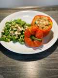 Paprika mit Feta-Couscous und Feldsalat