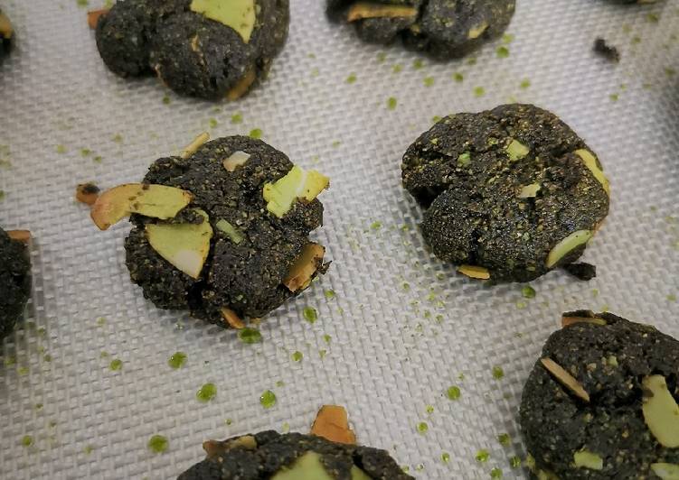 Simple Keto Matcha Cookies