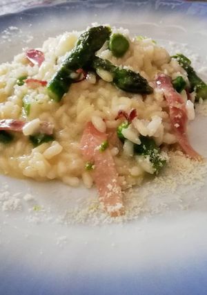 A picture of Risotto with Asparagus and Speck.