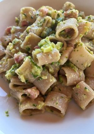 Foto di Mezze maniche all'avena con pancetta e zucchine