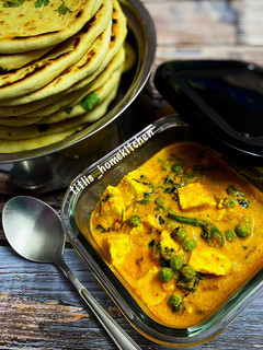 A picture of Methi Malai Matar Paneer.