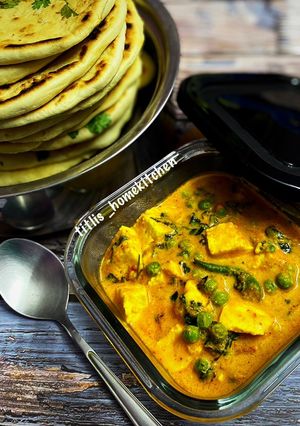 A picture of Methi Malai Matar Paneer.
