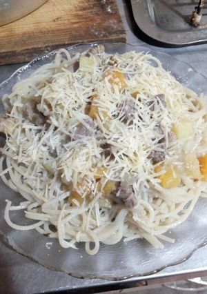 Una foto de Fideos con Salsa de carne a la mostaza