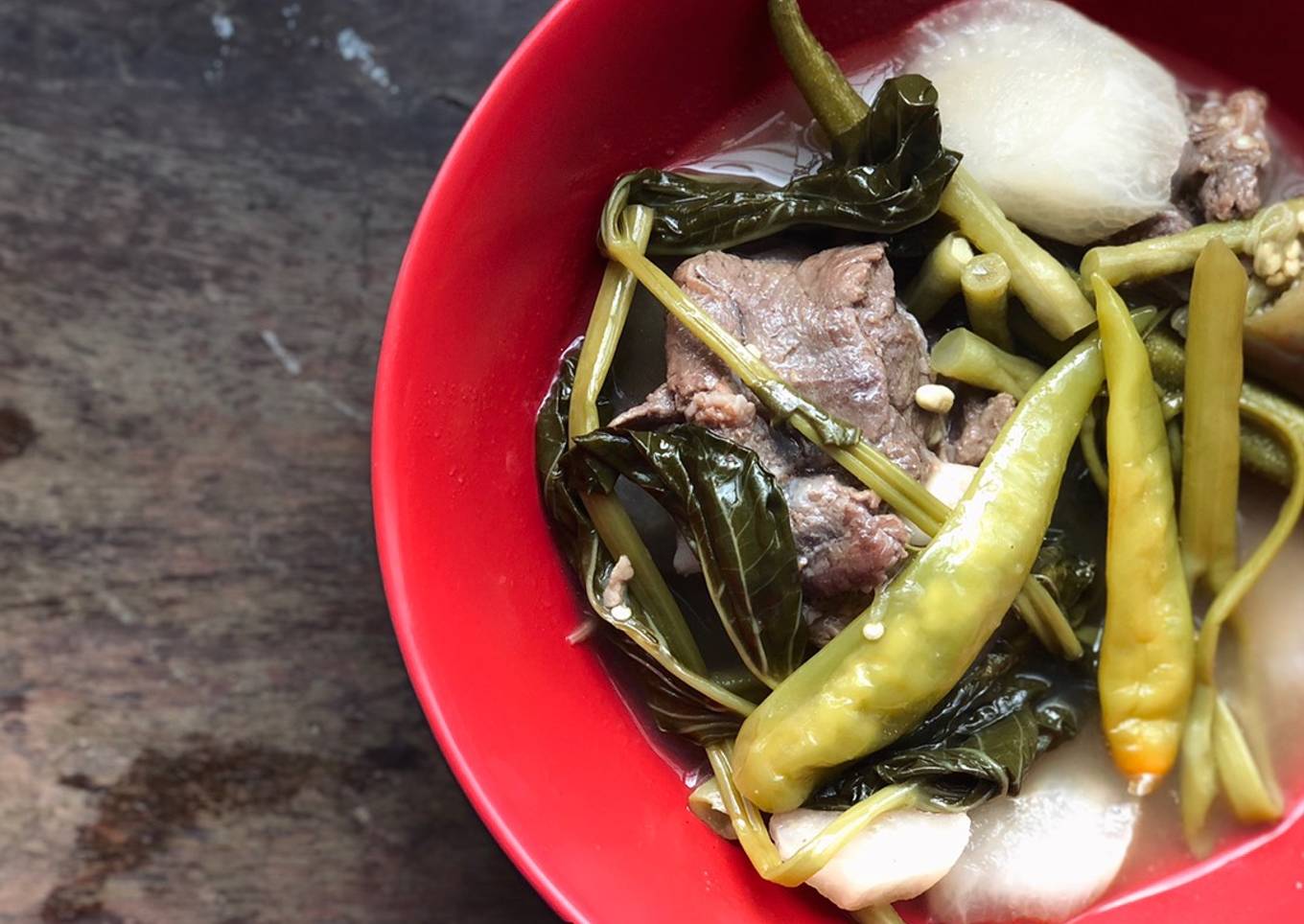 Sinigang na baboy sa sampalok (porridge with tamarind)