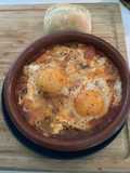 Huevos a la Flamenca con Setas Portobello y Queso Manchego
