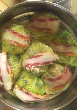 Una foto de Revuelto de patata y col con panceta ibérica