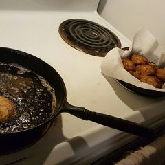 A picture of Fried Salmon Patties.