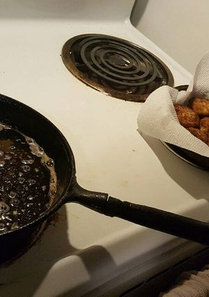 A picture of Fried Salmon Patties.