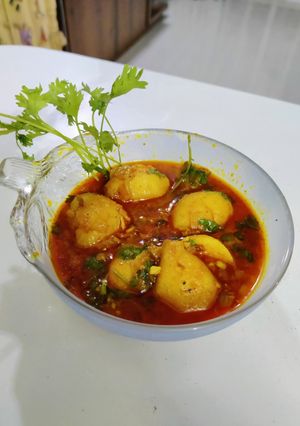 લસનીયા બટાકા (Lasaniya Bataka Recipe In Gujarati) રેસીપી મુખ્ય ફોટો