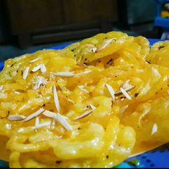 Instant jalebi A picture of Instant jalebi.