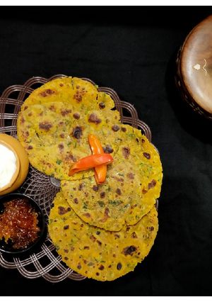 દૂધી ના થેપલા (Dudhi Thepla Recipe In Gujarati) રેસીપી મુખ્ય ફોટો