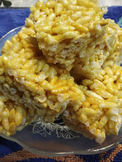 મમરા ની ચીકી (Mamara Chiki Recipe In Gujarati) રેસીપી મુખ્ય ફોટો