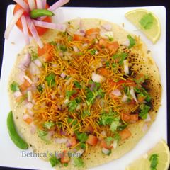 A picture of Roasted Papad Chaat.