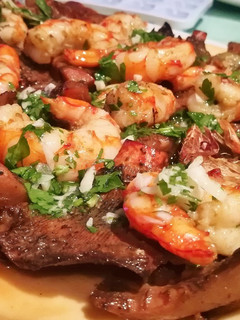 Una foto de Coca con Rovellons, Alcachofas y Gambas