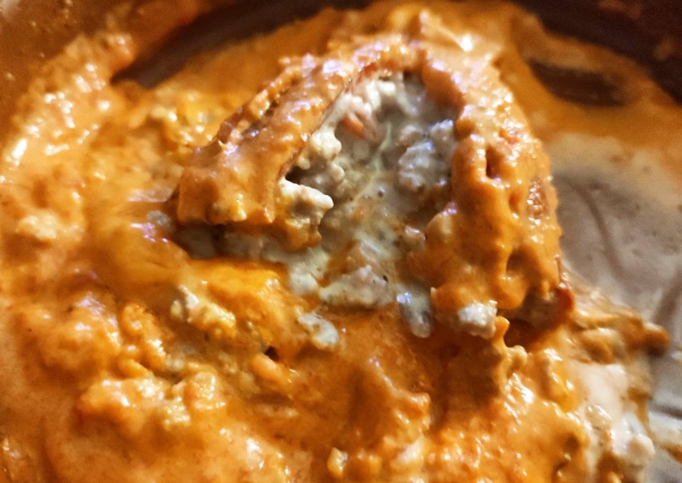 Pimientos del piquillo rellenos de carne y queso finas hierbas