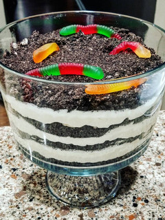 A picture of Dirt Cake.