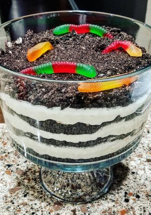 A picture of Dirt Cake.