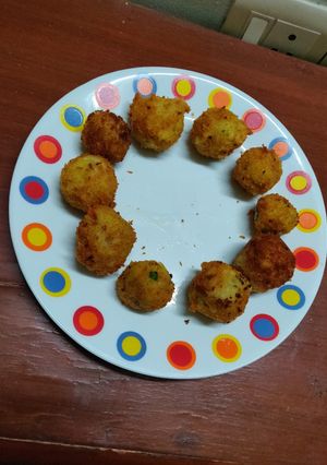 चीज बॉल्स (cheese balls recipe in marathi) रेसिपी चे मुख्य फोटो