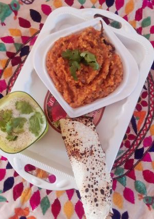 વધારેલી ખીચડી (Vaghareli khichdi recipe in Gujarati) રેસીપી મુખ્ય ફોટો