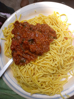 A picture of Spaghetti & tomatoes stew.