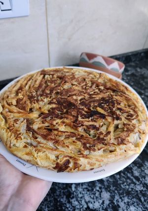 Una foto de Tortilla de papas 🥔 con papas al disco 😋