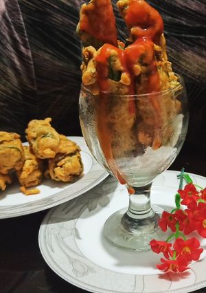 A picture of Potatoes and Spinach pakora.