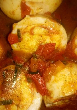 A picture of Boiled egg curry.