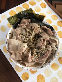 肉片滿溢的豚骨拉麵 的食譜成品照片