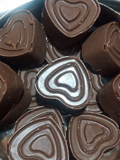 ચોકલેટ (Chocolate Recipe In Gujarati) રેસીપી મુખ્ય ફોટો
