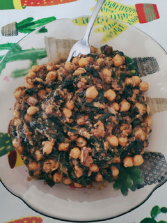 Una foto de Garbanzos con espinacas