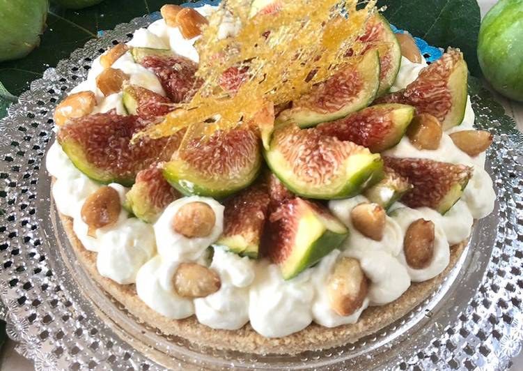 Torta fredda di fichi e mandorle caramellate