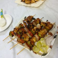 A picture of Shish taouk kebab (Lebanese kebobs).
