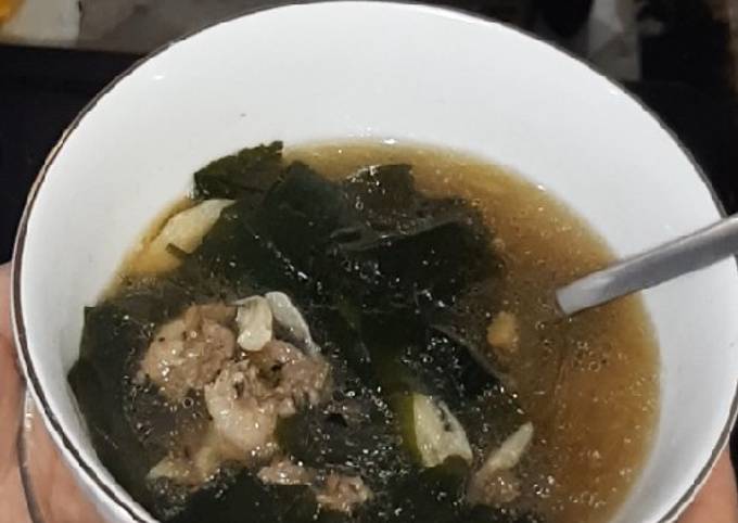 Cara membuat Sup Rumput Laut Korea (Miyeokguk) | resep simpel rumahan