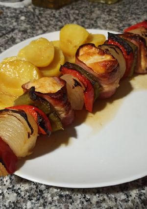 Una foto de Brochetas de pollo al horno