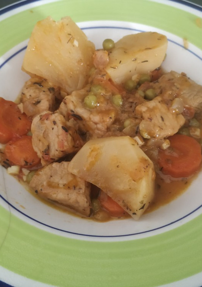 Una foto de Guiso de cerdo con patatas