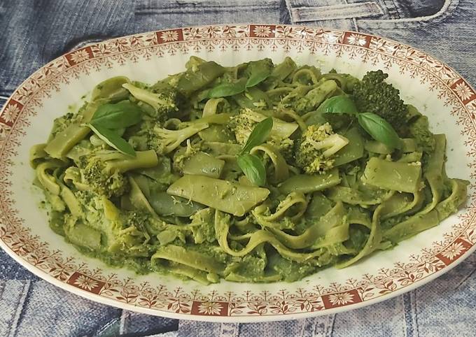 Nidos vegetales, verduras con pesto casero Receta de Gilbert (Aprenent a la  vida ?♻️☯️)- Cookpad