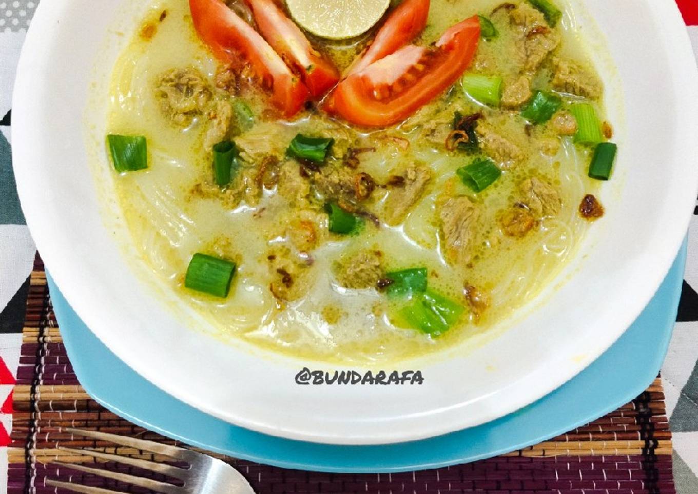 Soto Daging kuah santan