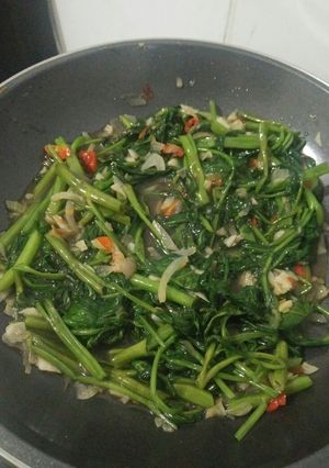 Foto resep Cah Kangkung Bawang Putih