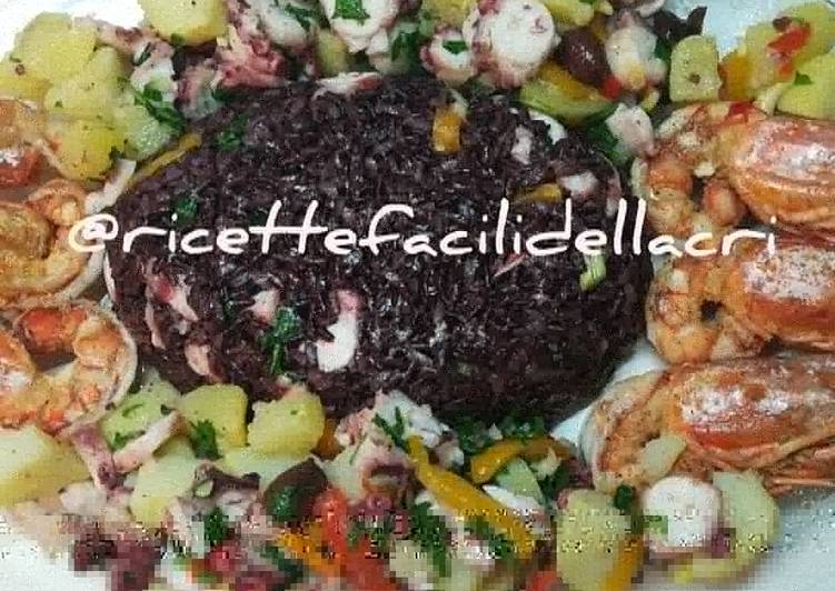 Insalata di mare di riso abbronzato