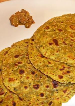 A picture of Methi thepla.