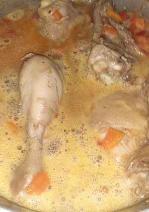 Una foto de Pollo a la cerveza en cacerola
