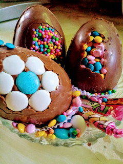 Una foto de Huevos de Pascua con decorado fácil, simple y rápido