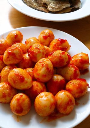 Hình của món Trứng cút sốt chua ngọt.